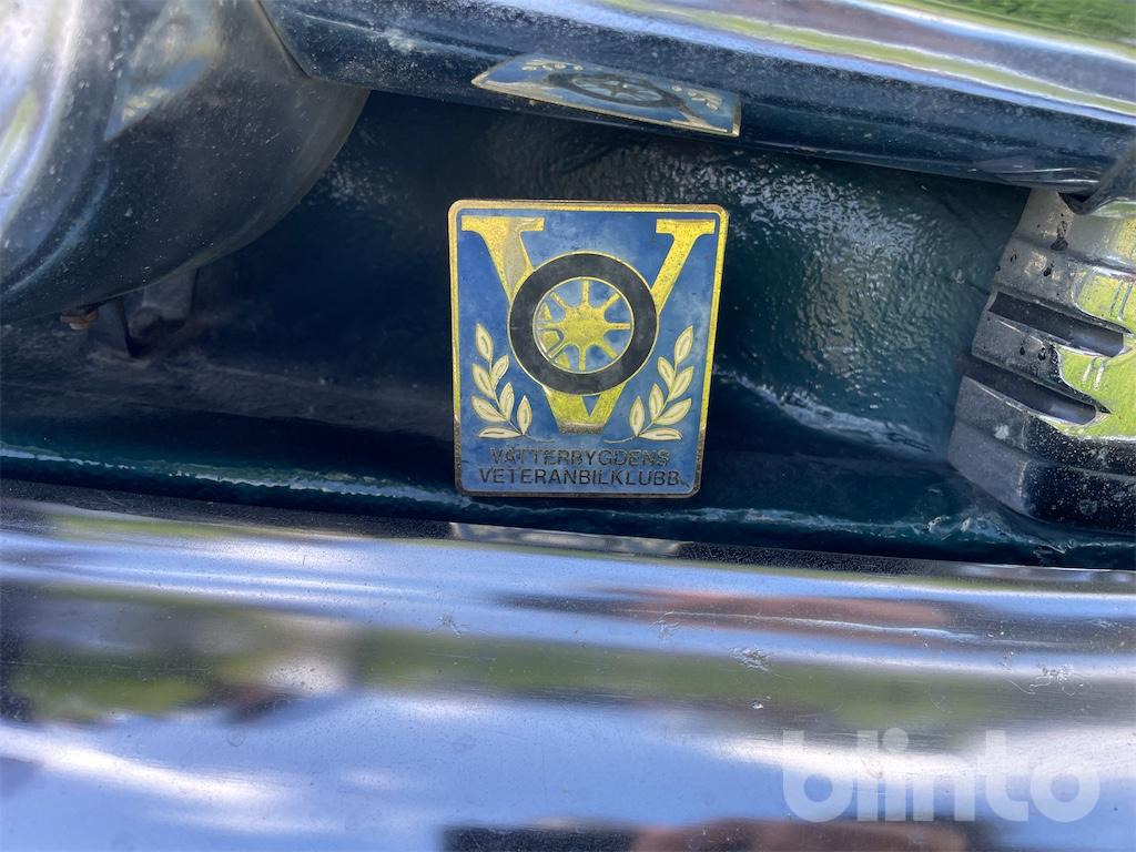 מכונית FORD V-8 CUSTOM DE LUXE: תמונה 43