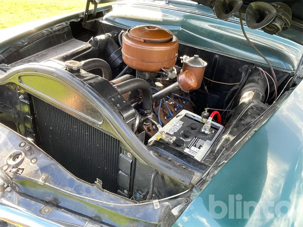 מכונית FORD V-8 CUSTOM DE LUXE: תמונה 44