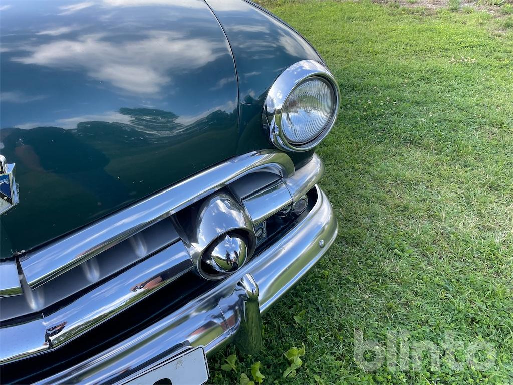 מכונית FORD V-8 CUSTOM DE LUXE: תמונה 38