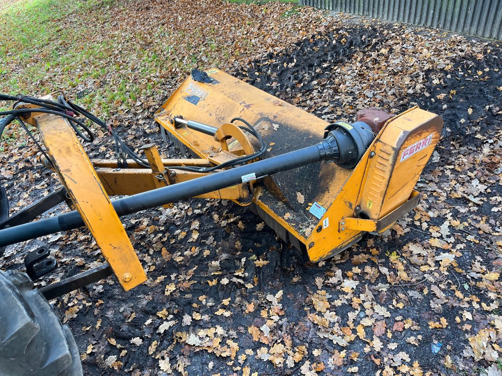 Ferri ZL 180 - מכסחת שוליים: תמונה 5 Ferri ZL 180 - מכסחת שוליים: תמונה 5