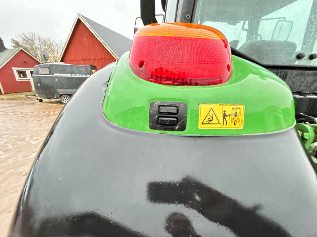 טרקטור חקלאי JOHN DEERE 6320E: תמונה 24 טרקטור חקלאי JOHN DEERE 6320E: תמונה 24