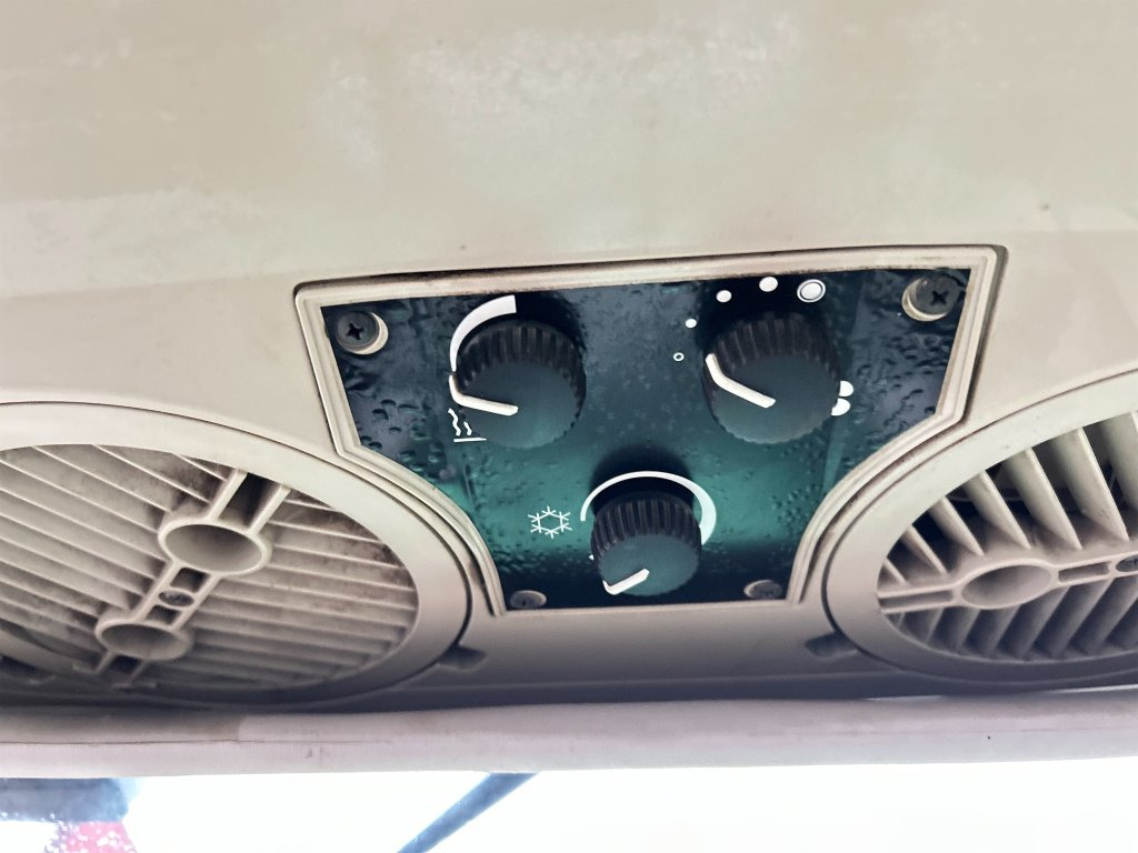 טרקטור חקלאי JOHN DEERE 6320E: תמונה 48 טרקטור חקלאי JOHN DEERE 6320E: תמונה 48