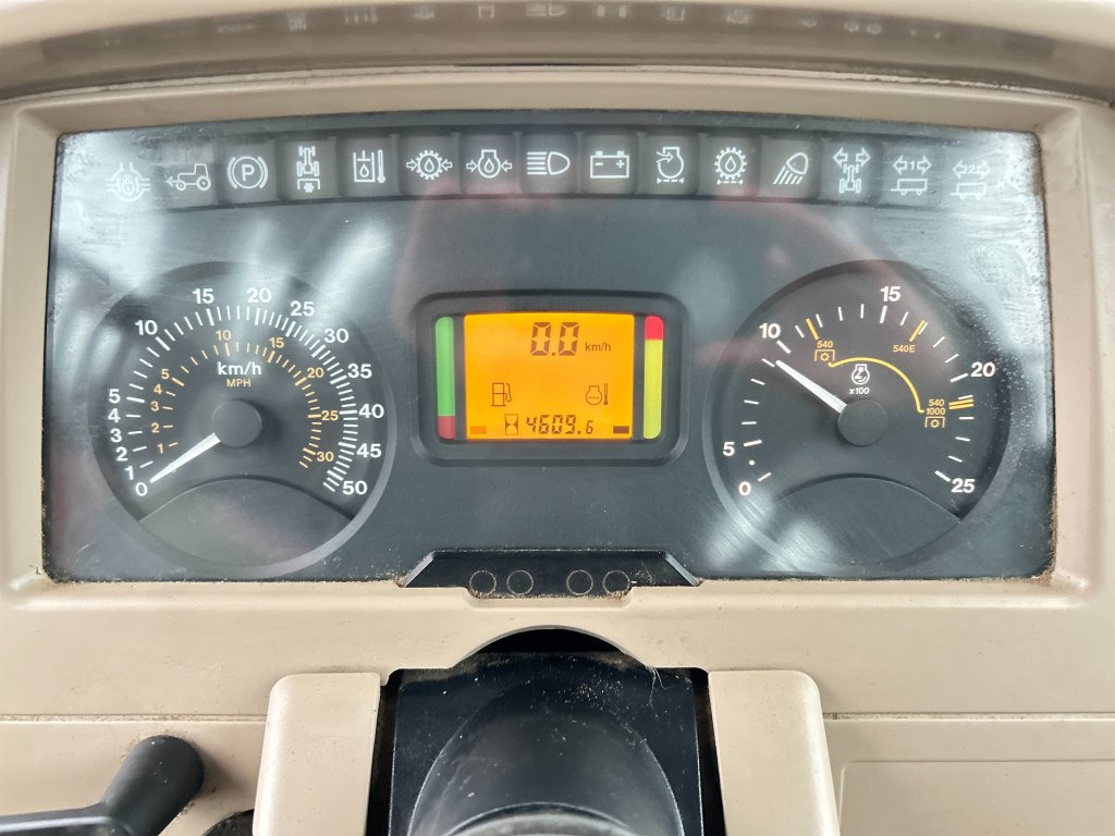 טרקטור חקלאי JOHN DEERE 6320E: תמונה 41 טרקטור חקלאי JOHN DEERE 6320E: תמונה 41