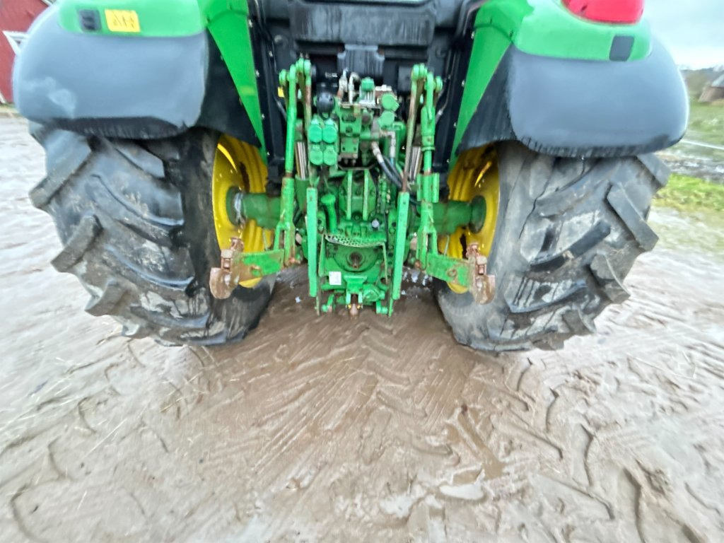 טרקטור חקלאי JOHN DEERE 6320E: תמונה 22 טרקטור חקלאי JOHN DEERE 6320E: תמונה 22