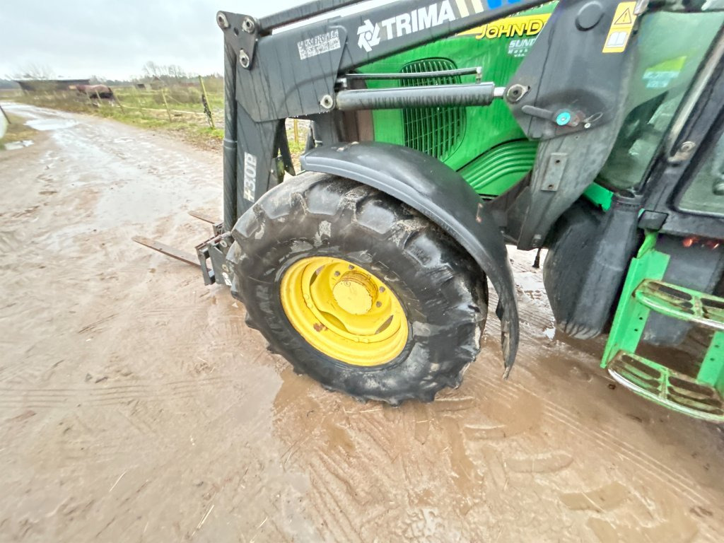 טרקטור חקלאי JOHN DEERE 6320E: תמונה 27 טרקטור חקלאי JOHN DEERE 6320E: תמונה 27