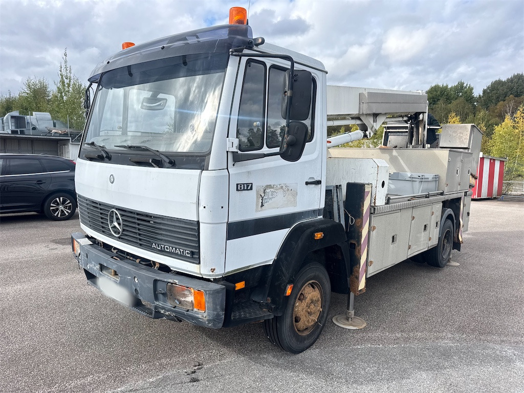 MERCEDES BENZ 817 - פלטפורמה אווירית מותקנת על משאית: תמונה 1 MERCEDES BENZ 817 - פלטפורמה אווירית מותקנת על משאית: תמונה 1