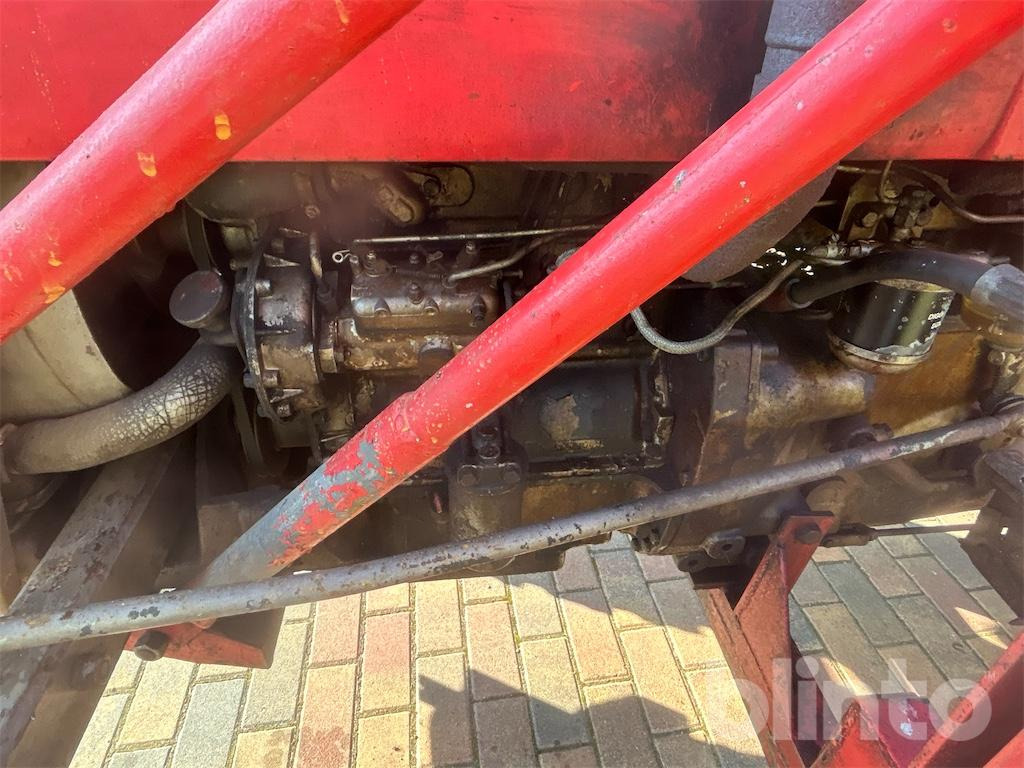טרקטור קומפקטי Massey-Ferguson MF 135 (1970): תמונה 19