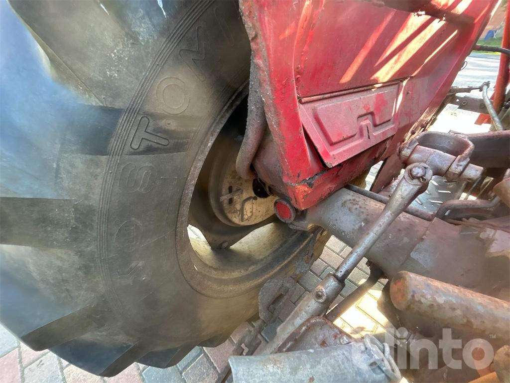 טרקטור קומפקטי Massey-Ferguson MF 135 (1970): תמונה 45