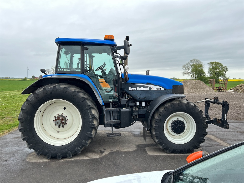 NEW HOLLAND TM 175 4WD - טרקטור חקלאי: תמונה 4 NEW HOLLAND TM 175 4WD - טרקטור חקלאי: תמונה 4