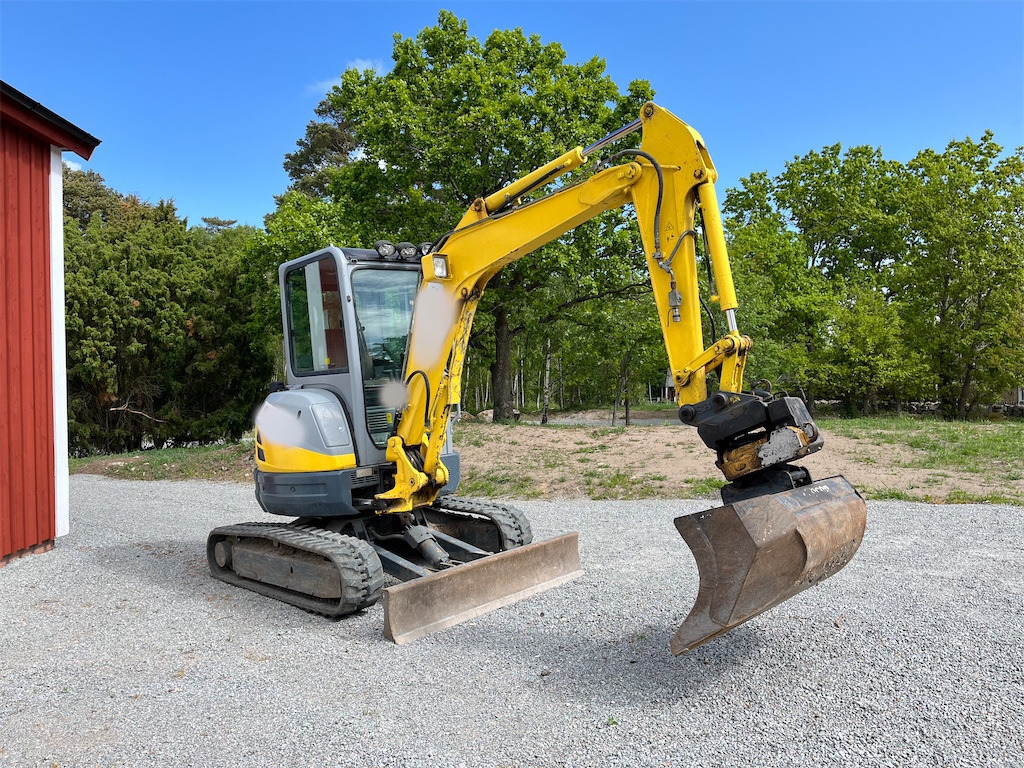 New Holland E35 2 C - מיני מחפר: תמונה 3 New Holland E35 2 C - מיני מחפר: תמונה 3