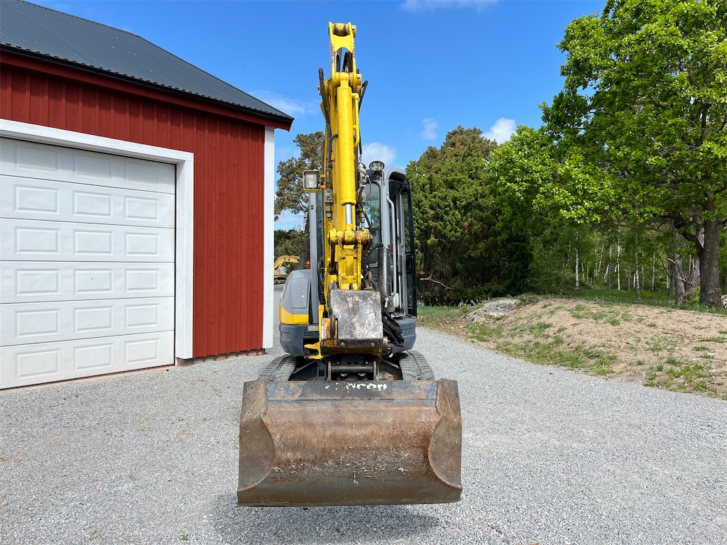 New Holland E35 2 C - מיני מחפר: תמונה 2 New Holland E35 2 C - מיני מחפר: תמונה 2