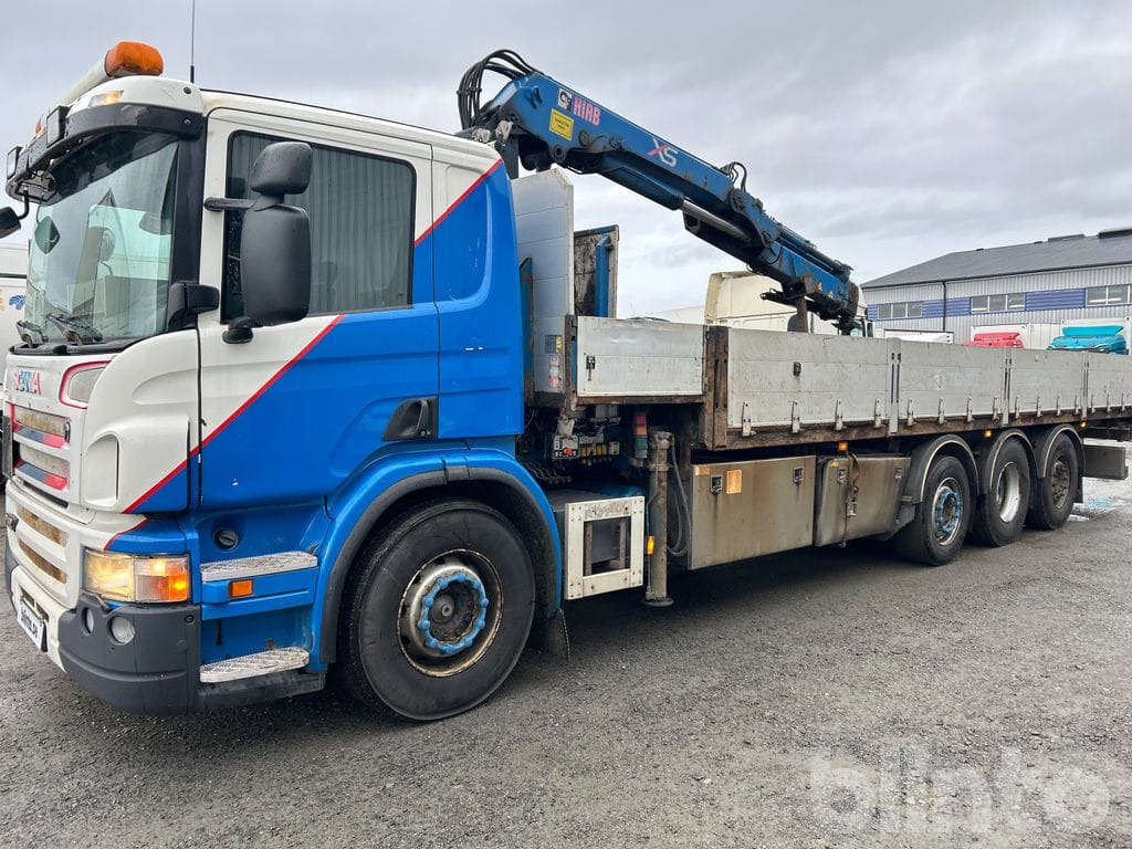 SCANIA P420 LB8X2/4 HNA - משאית צד נופל/ שטוחה, משאית מנוף: תמונה 1 SCANIA P420 LB8X2/4 HNA - משאית צד נופל/ שטוחה, משאית מנוף: תמונה 1