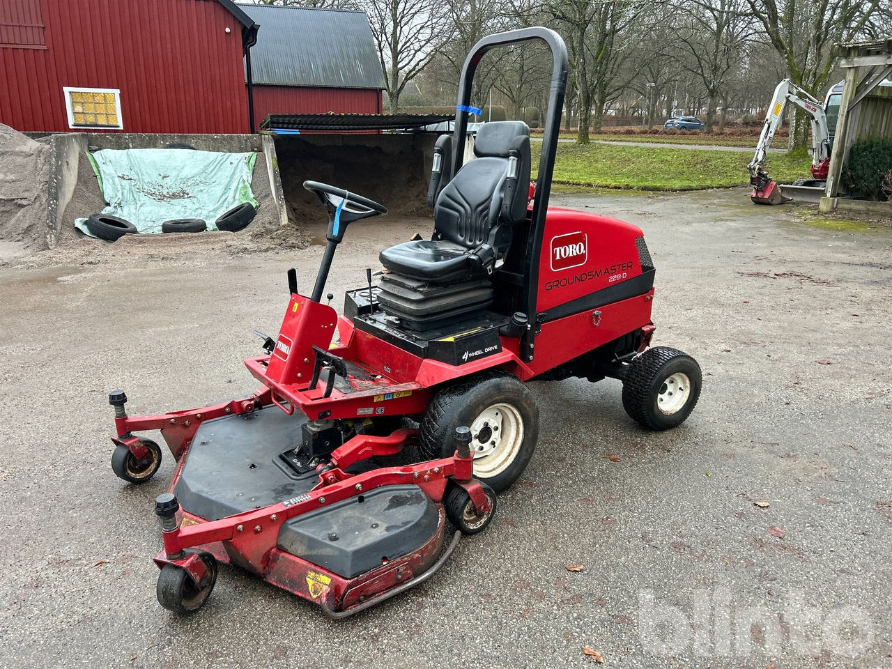 Toro Groundsmaster 228-D - מכסחת גינה: תמונה 1 Toro Groundsmaster 228-D - מכסחת גינה: תמונה 1