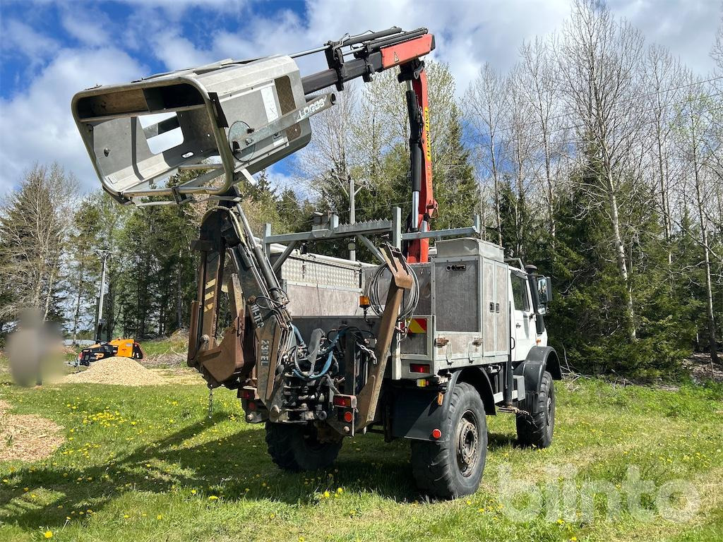 UNIMOG U 2150 L 4X4 med kran / personkorg / grävaggregat - משאית מנוף: תמונה 5 UNIMOG U 2150 L 4X4 med kran / personkorg / grävaggregat - משאית מנוף: תמונה 5