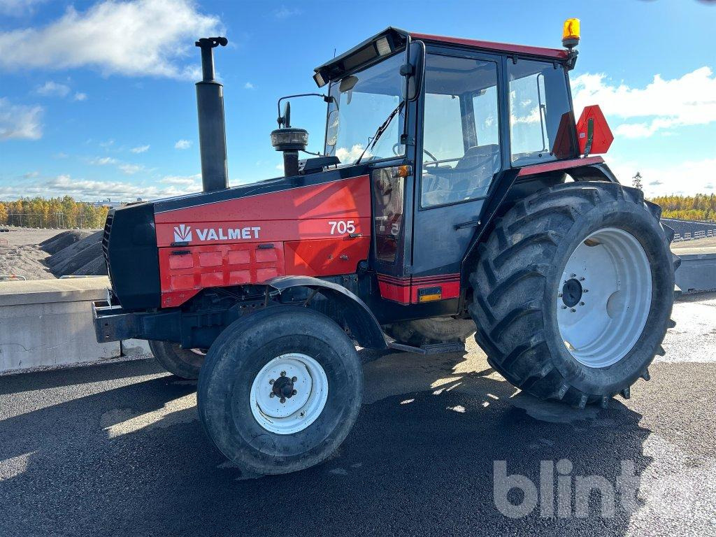 VALMET 705 - טרקטור חקלאי: תמונה 1 VALMET 705 - טרקטור חקלאי: תמונה 1