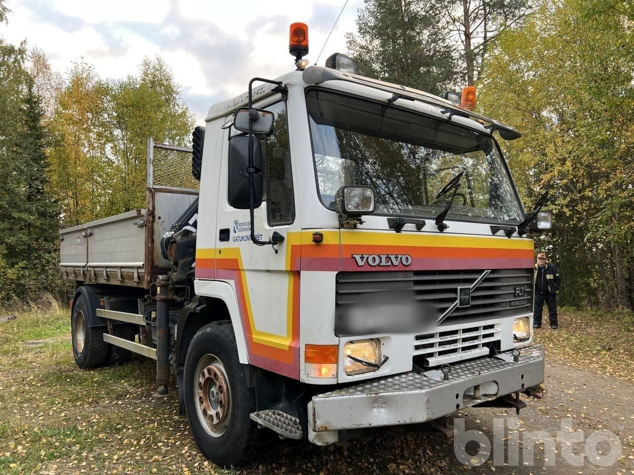 VOLVO FL7 4X2 - מזהיר, משאית מנוף: תמונה 3 VOLVO FL7 4X2 - מזהיר, משאית מנוף: תמונה 3