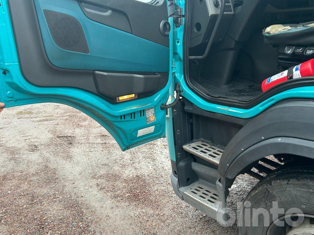 משאית Volvo 330: תמונה 35 משאית Volvo 330: תמונה 35