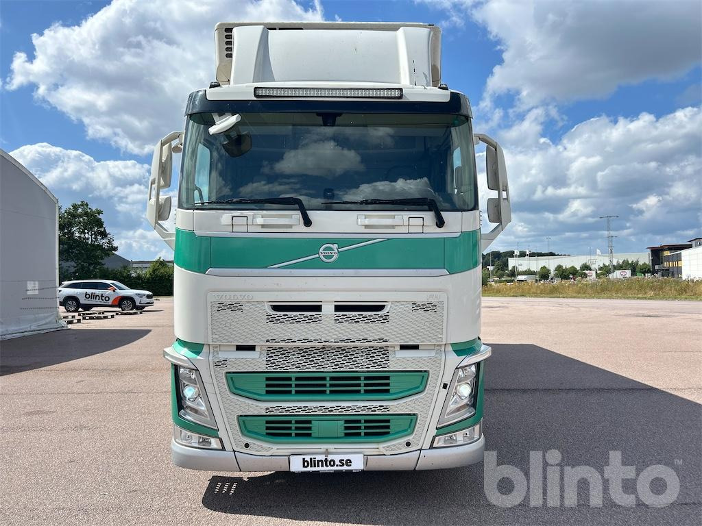 Volvo FH460 6x2 Bussbygg - משאית קירור: תמונה 2 Volvo FH460 6x2 Bussbygg - משאית קירור: תמונה 2
