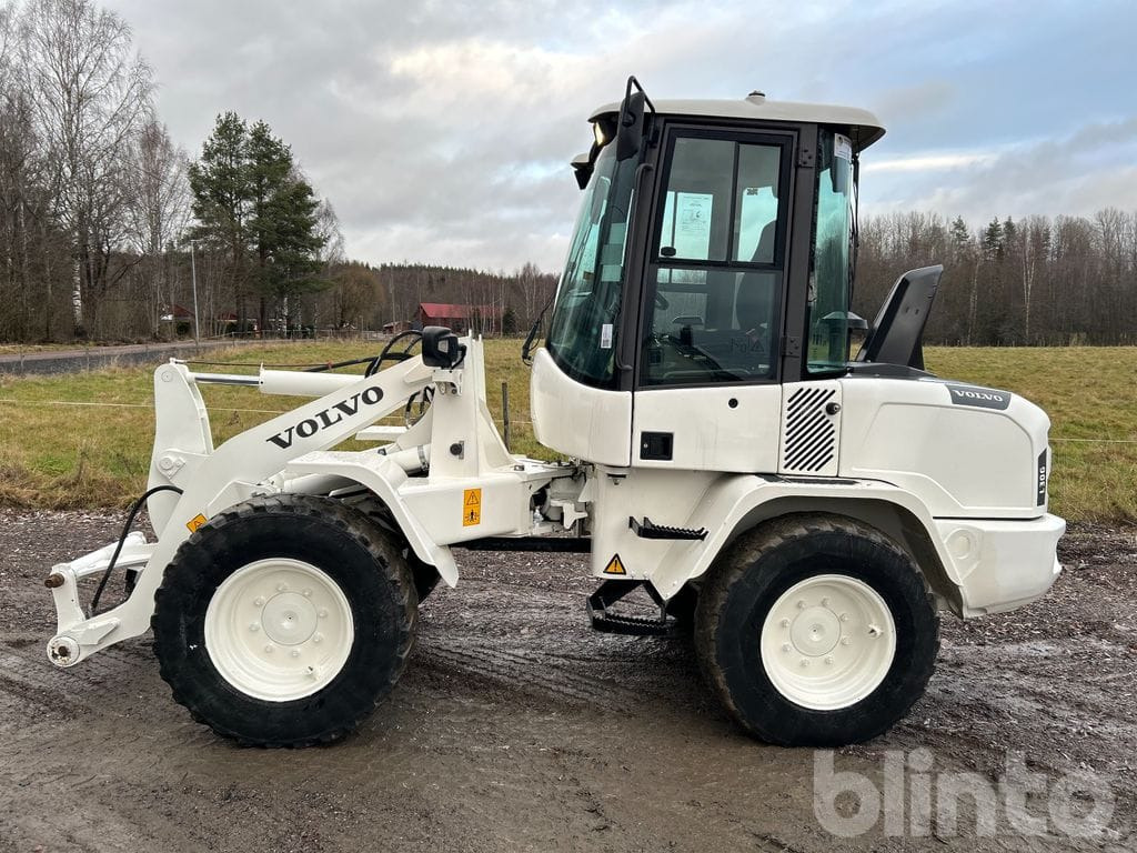 Volvo L30G - מעמיס גלגלים: תמונה 4 Volvo L30G - מעמיס גלגלים: תמונה 4