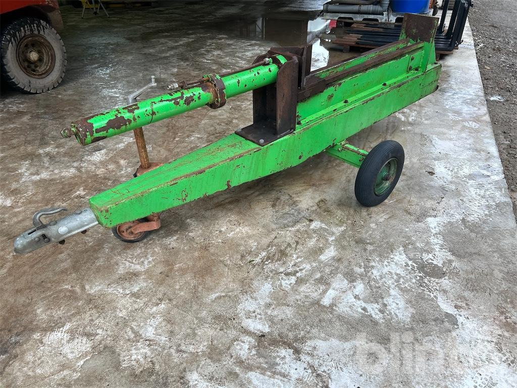 - מבקעת עצים: תמונה 1 - מבקעת עצים: תמונה 1