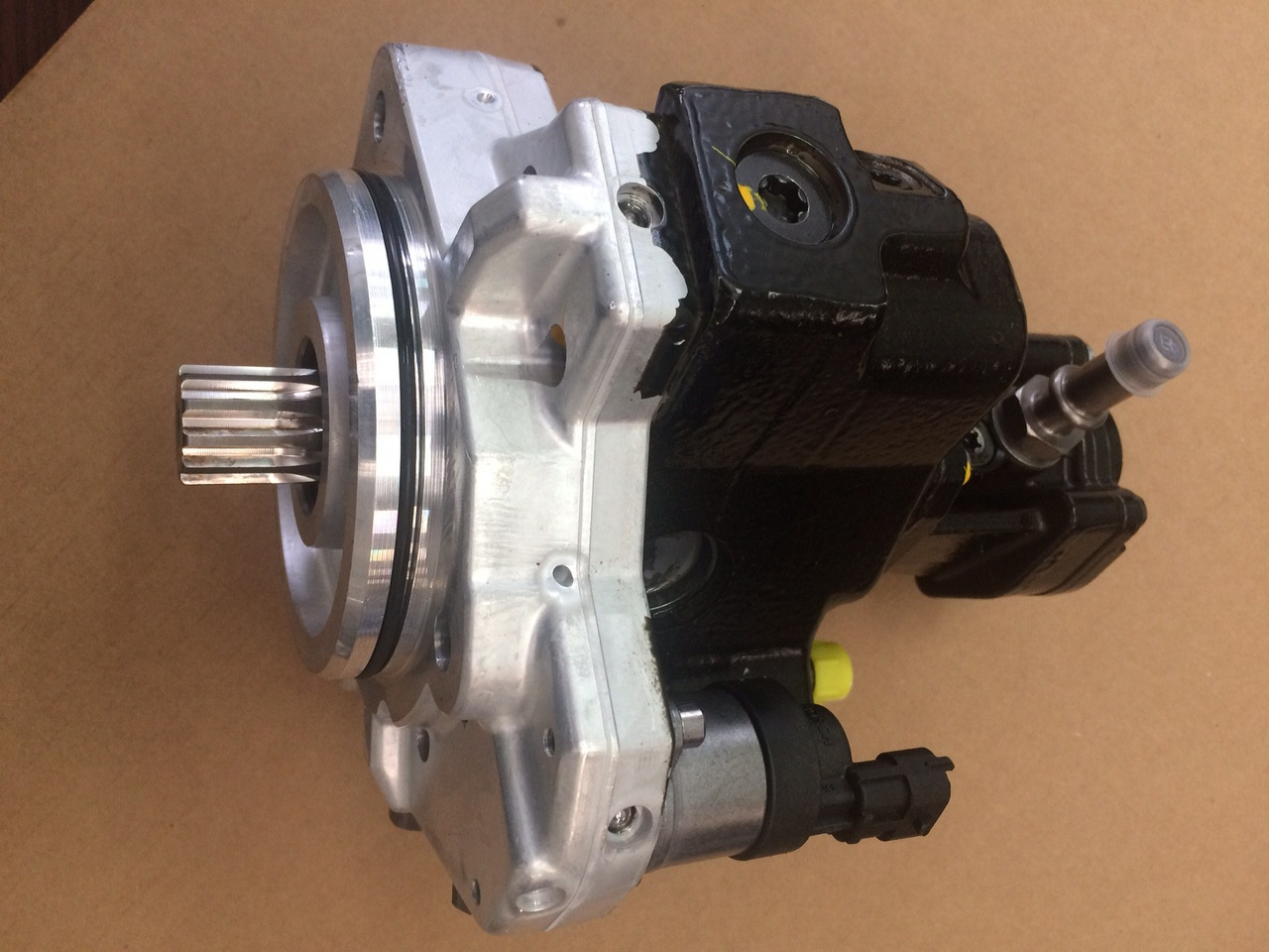 POMPA CARBURANTE ALTA PRESSIONE CP3.4+ / MOTORI MAN D2066 - D2676 - משאבת דלק עבור משאית: תמונה 2 POMPA CARBURANTE ALTA PRESSIONE CP3.4+ / MOTORI MAN D2066 - D2676 - משאבת דלק עבור משאית: תמונה 2