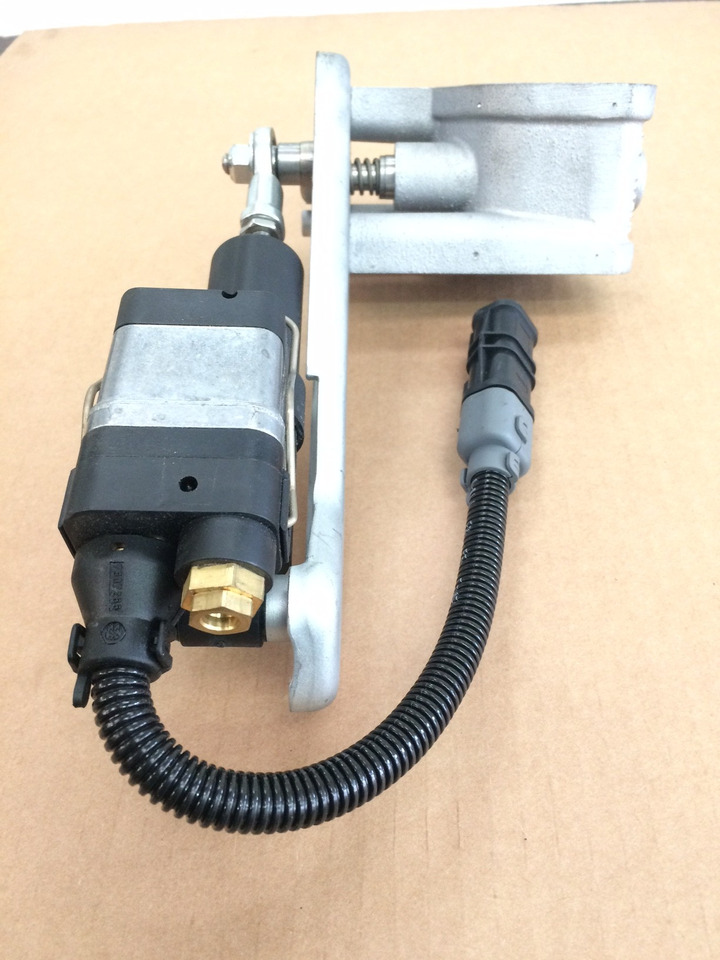 SARACINESCA EGR RIF. MAN 51081506026 - מנוע וחלקים עבור משאית: תמונה 5 SARACINESCA EGR RIF. MAN 51081506026 - מנוע וחלקים עבור משאית: תמונה 5