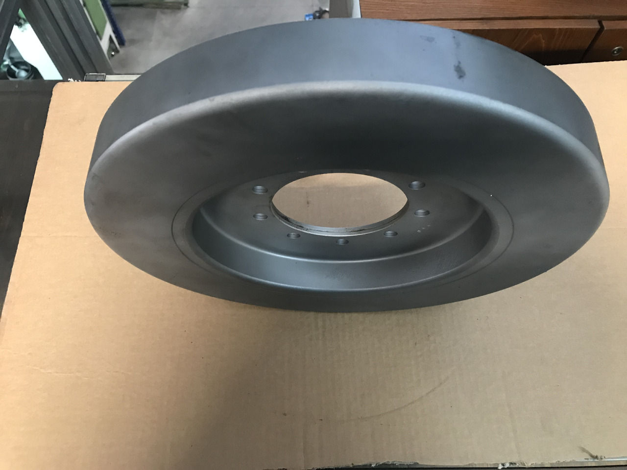 SMORZATORE VIBRAZIONI ALBERO A GOMITI MOTORE MAN D2066 / D2676 - מנוע וחלקים עבור משאית: תמונה 3 SMORZATORE VIBRAZIONI ALBERO A GOMITI MOTORE MAN D2066 / D2676 - מנוע וחלקים עבור משאית: תמונה 3