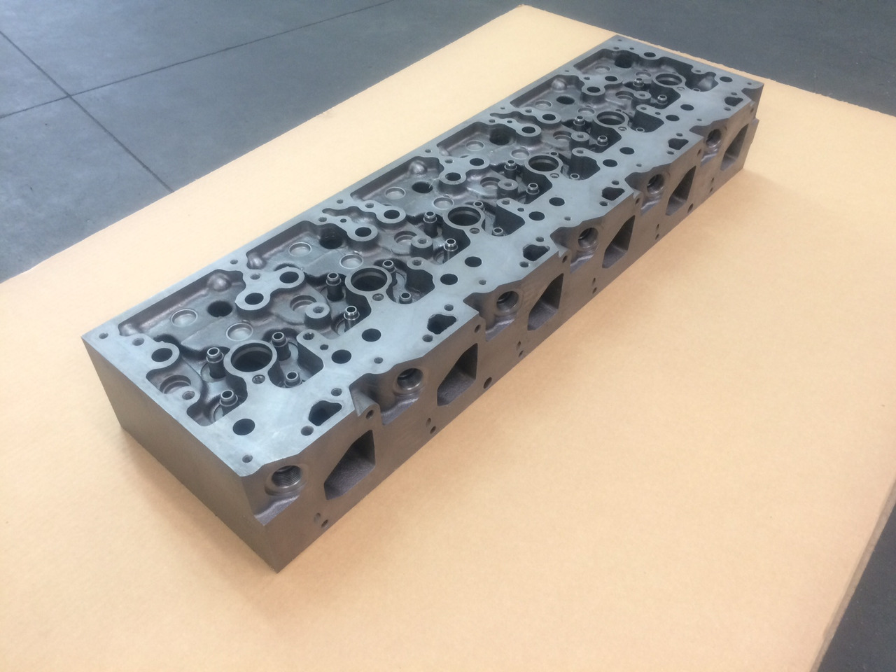 TESTATA CILINDRO - MAN 51031006095 - MOTORE MAN D0836 Common Rail - ראש צילינדר: תמונה 2 TESTATA CILINDRO - MAN 51031006095 - MOTORE MAN D0836 Common Rail - ראש צילינדר: תמונה 2