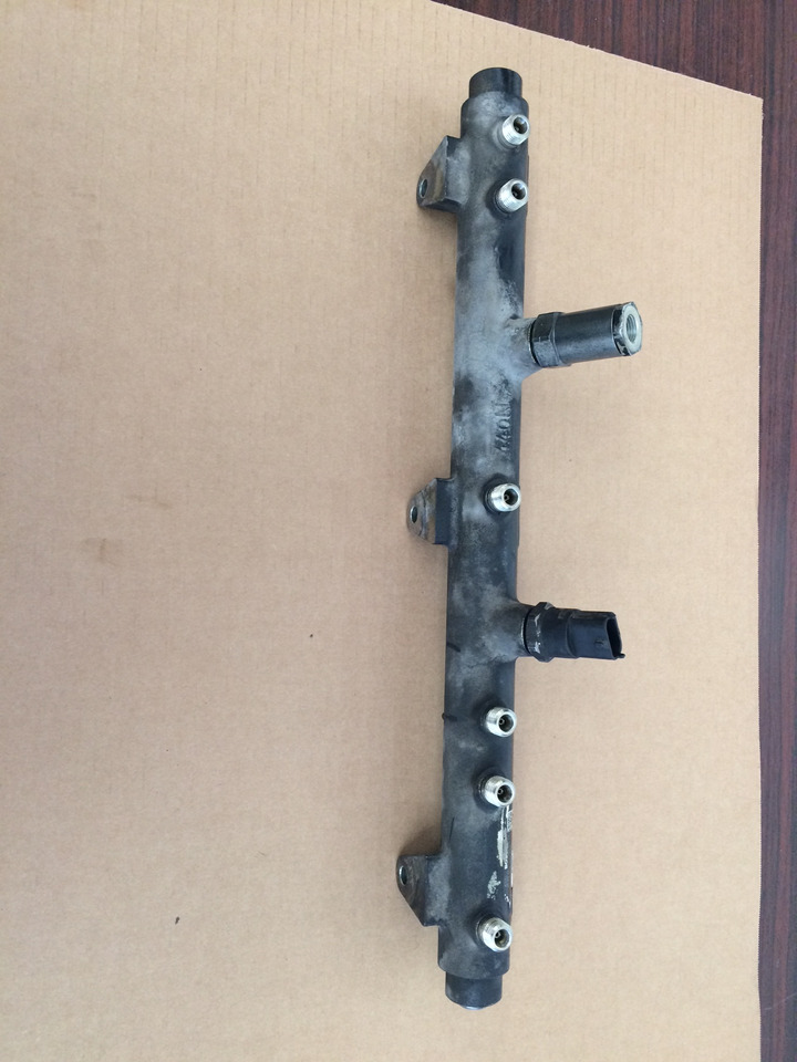 TUBO PRESSIONE COMMON RAIL MAN 51103116038 - מערכת דלק: תמונה 3 TUBO PRESSIONE COMMON RAIL MAN 51103116038 - מערכת דלק: תמונה 3