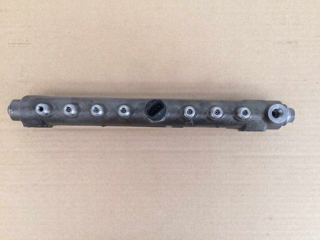 TUBO PRESSIONE COMMON RAIL MAN 51103116063 - מערכת דלק: תמונה 4 TUBO PRESSIONE COMMON RAIL MAN 51103116063 - מערכת דלק: תמונה 4