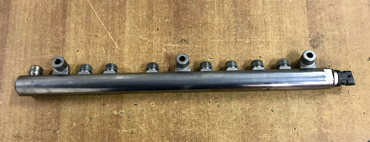 TUBO PRESSIONE RAIL PER MOTORI MAN D2066 - D2676 - מערכת דלק עבור משאית: תמונה 1 TUBO PRESSIONE RAIL PER MOTORI MAN D2066 - D2676 - מערכת דלק עבור משאית: תמונה 1