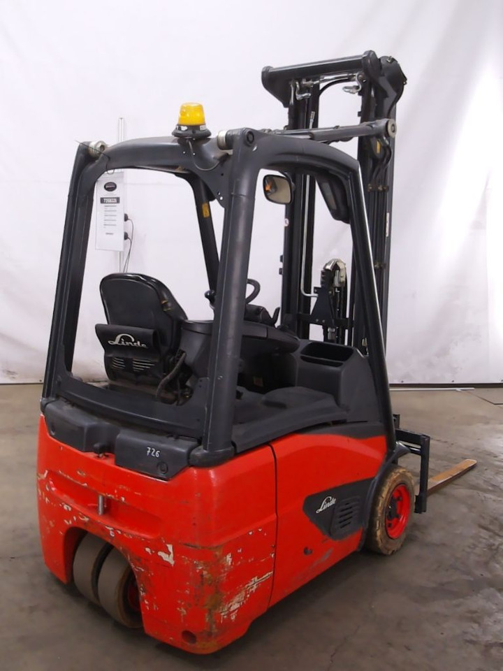 Linde E15 - מלגזה חשמלית: תמונה 2 Linde E15 - מלגזה חשמלית: תמונה 2