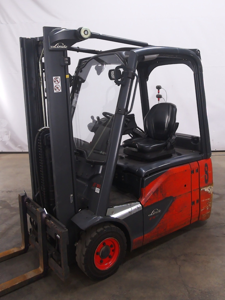 Linde E16-02 - מלגזה חשמלית: תמונה 1 Linde E16-02 - מלגזה חשמלית: תמונה 1