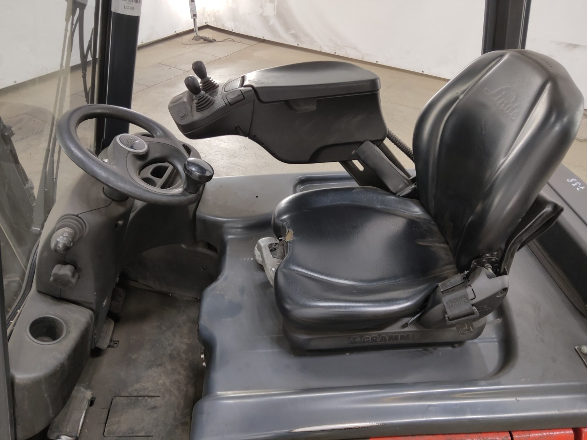 Linde E16-02 - מלגזה חשמלית: תמונה 3 Linde E16-02 - מלגזה חשמלית: תמונה 3