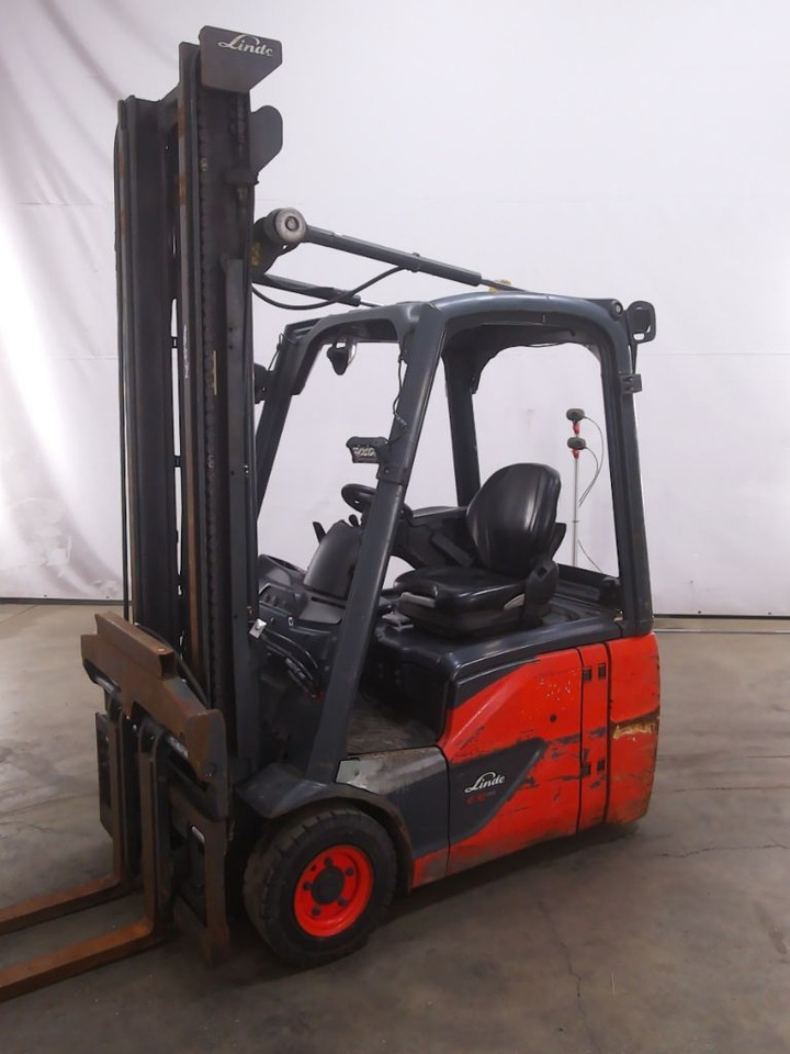 Linde E16C-02 - מלגזה חשמלית: תמונה 1 Linde E16C-02 - מלגזה חשמלית: תמונה 1