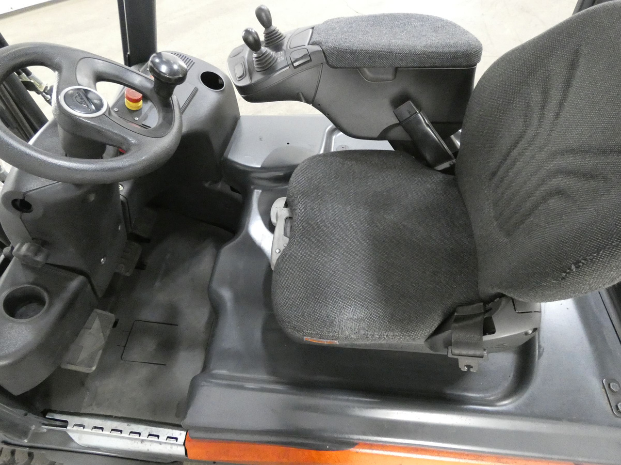 Linde E18-02EX - מלגזה חשמלית: תמונה 3 Linde E18-02EX - מלגזה חשמלית: תמונה 3