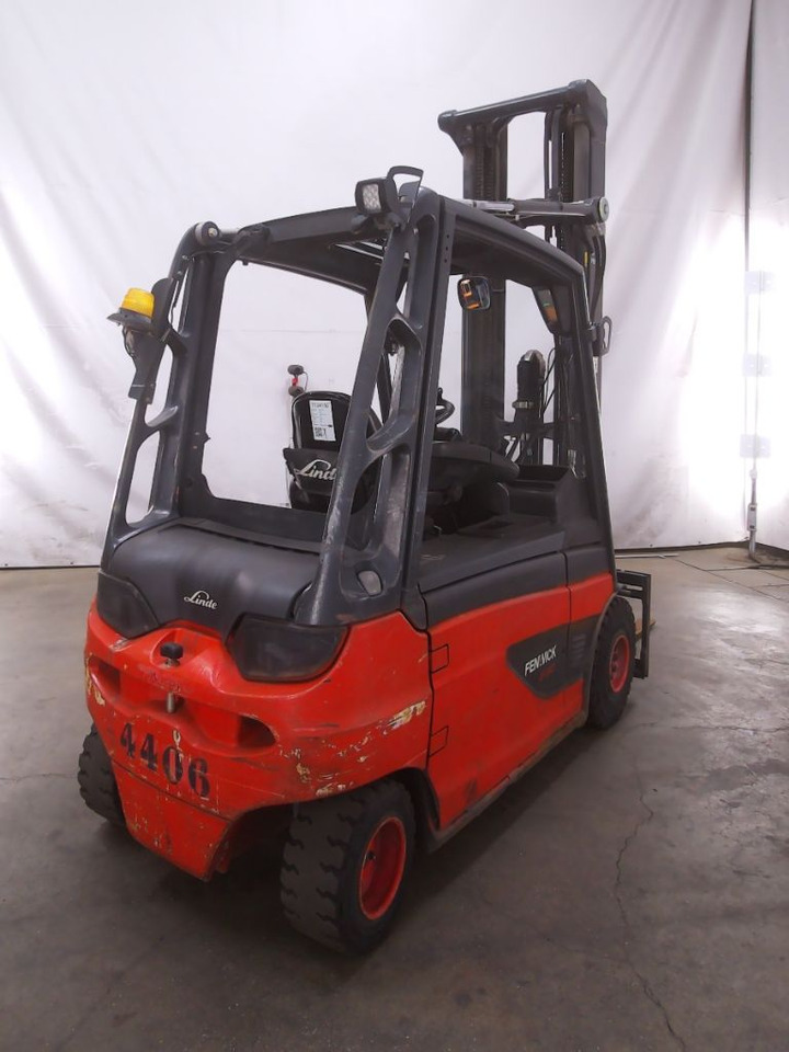 Linde E30L-01 - מלגזה חשמלית: תמונה 2 Linde E30L-01 - מלגזה חשמלית: תמונה 2