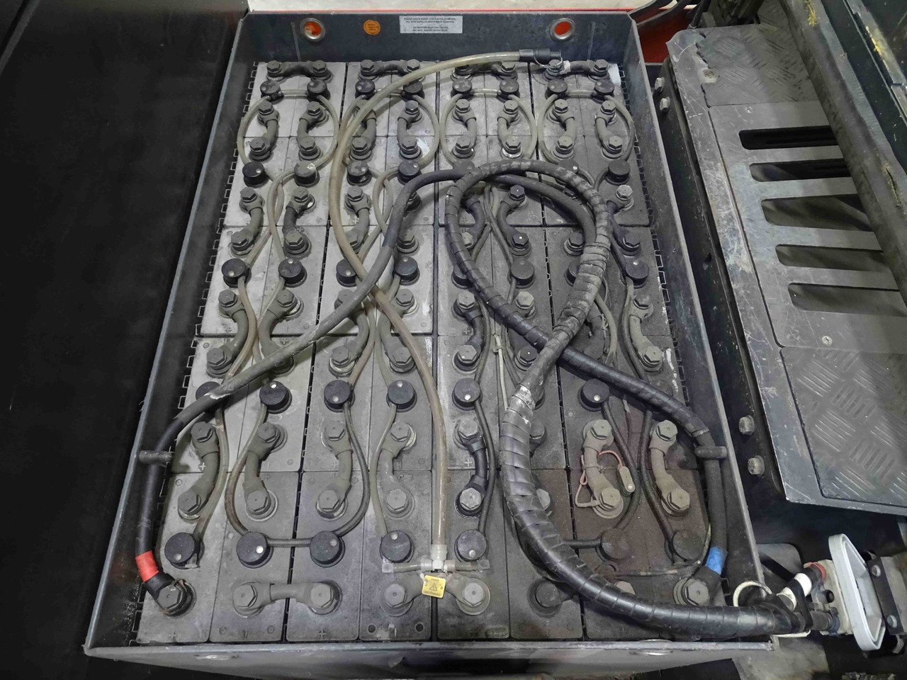 Linde P250 - טרקטור גרירה: תמונה 4 Linde P250 - טרקטור גרירה: תמונה 4