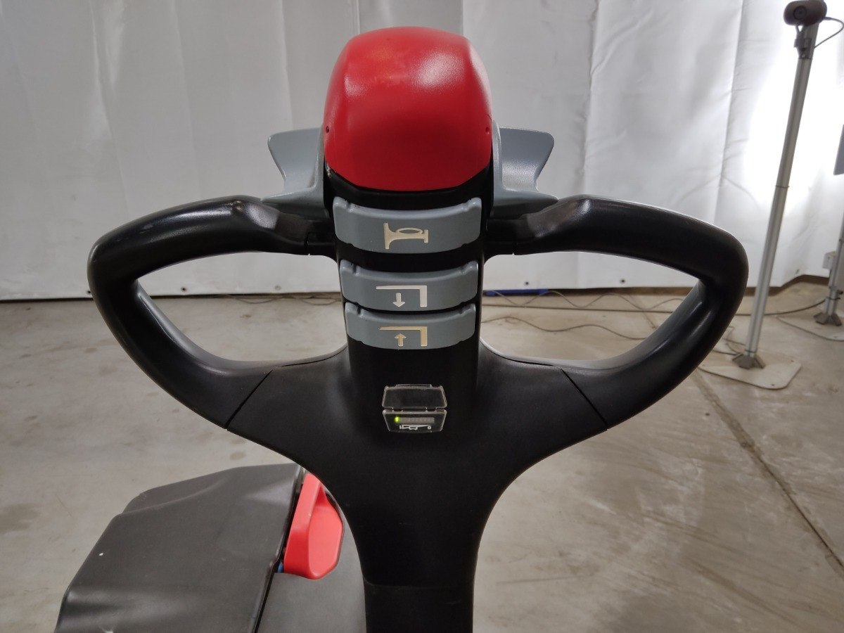 Still ECU16 - משאית משטחים: תמונה 3 Still ECU16 - משאית משטחים: תמונה 3