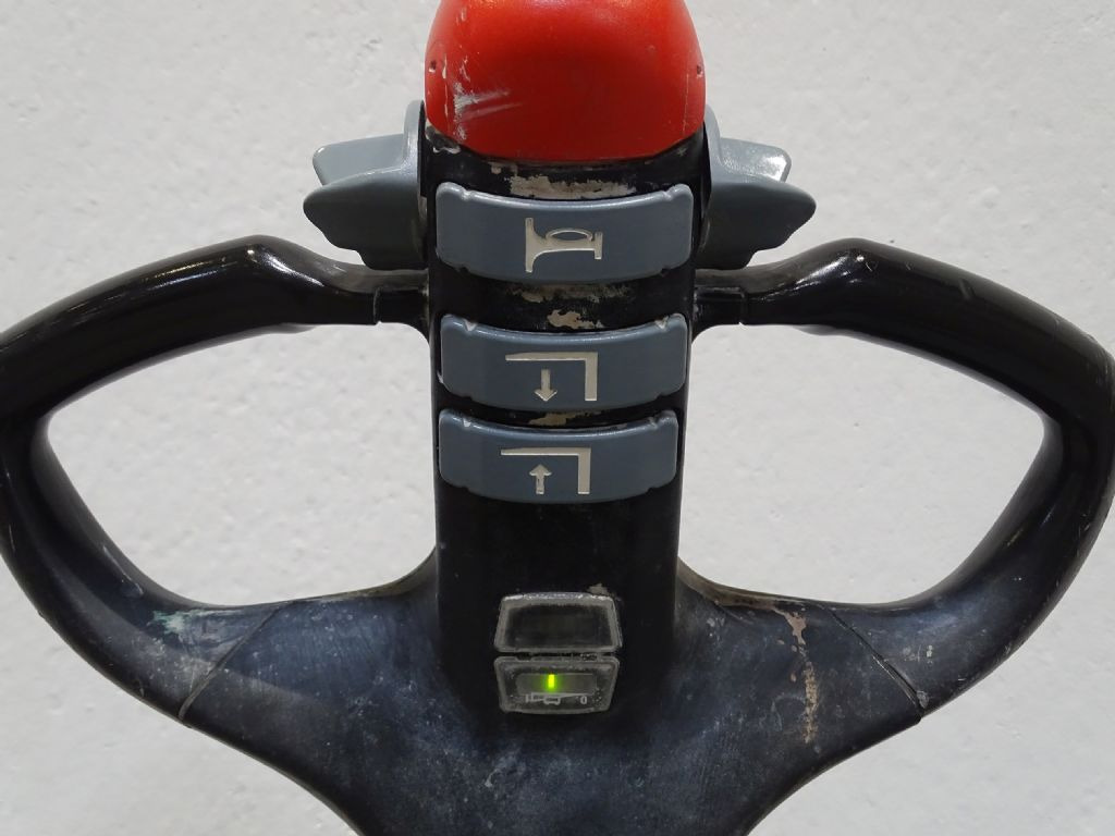 Still ECU30 - משאית משטחים: תמונה 3 Still ECU30 - משאית משטחים: תמונה 3