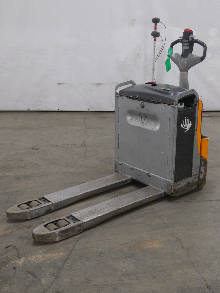 Still EXU18/LIION - משאית משטחים: תמונה 1 Still EXU18/LIION - משאית משטחים: תמונה 1