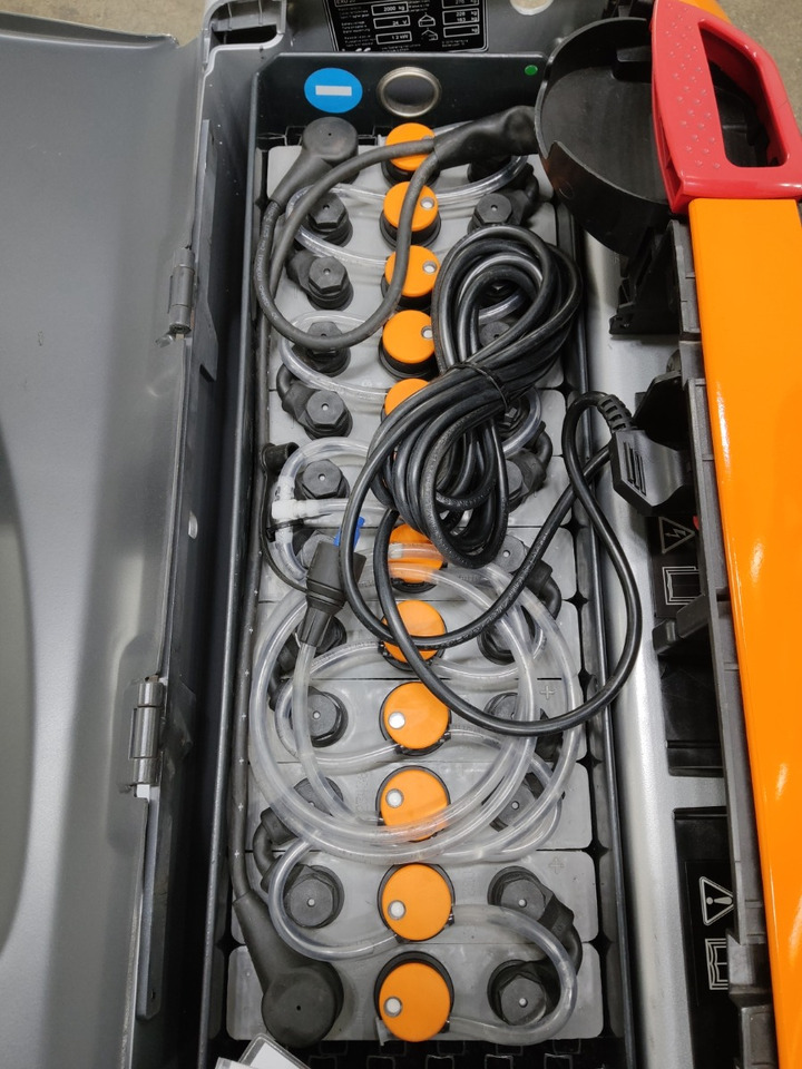 Still EXU20/BATT.NEU - משאית משטחים: תמונה 4 Still EXU20/BATT.NEU - משאית משטחים: תמונה 4
