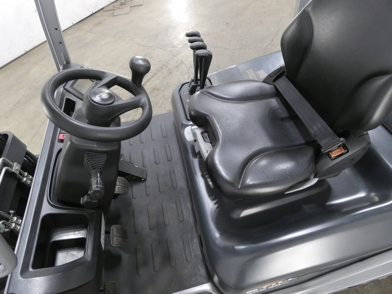 Still RCD30 - מלגזת סולר: תמונה 3 Still RCD30 - מלגזת סולר: תמונה 3