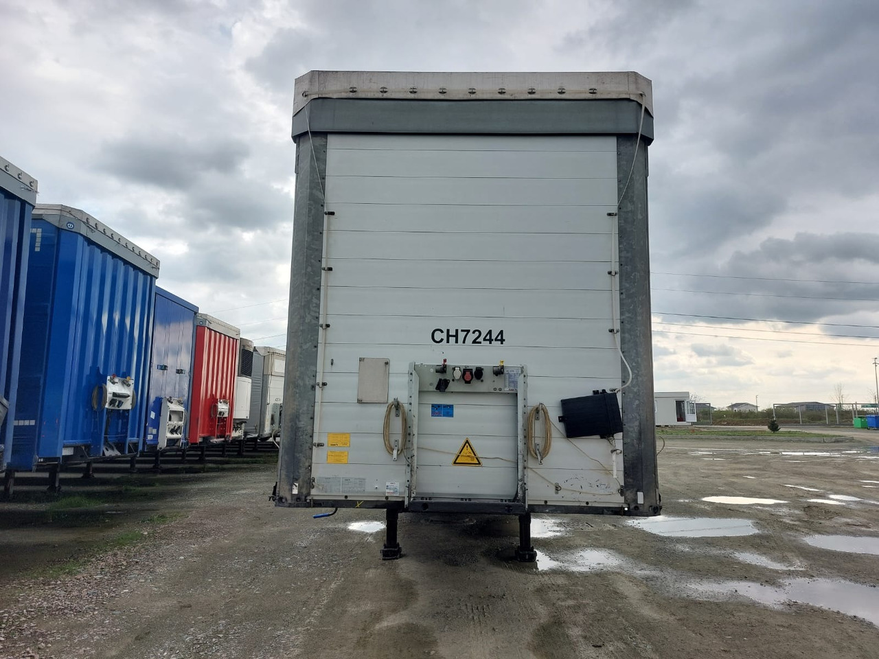 Schmitz Cargobull SCB*S3B - סמיטריילר עם וילונות צד: תמונה 2 Schmitz Cargobull SCB*S3B - סמיטריילר עם וילונות צד: תמונה 2