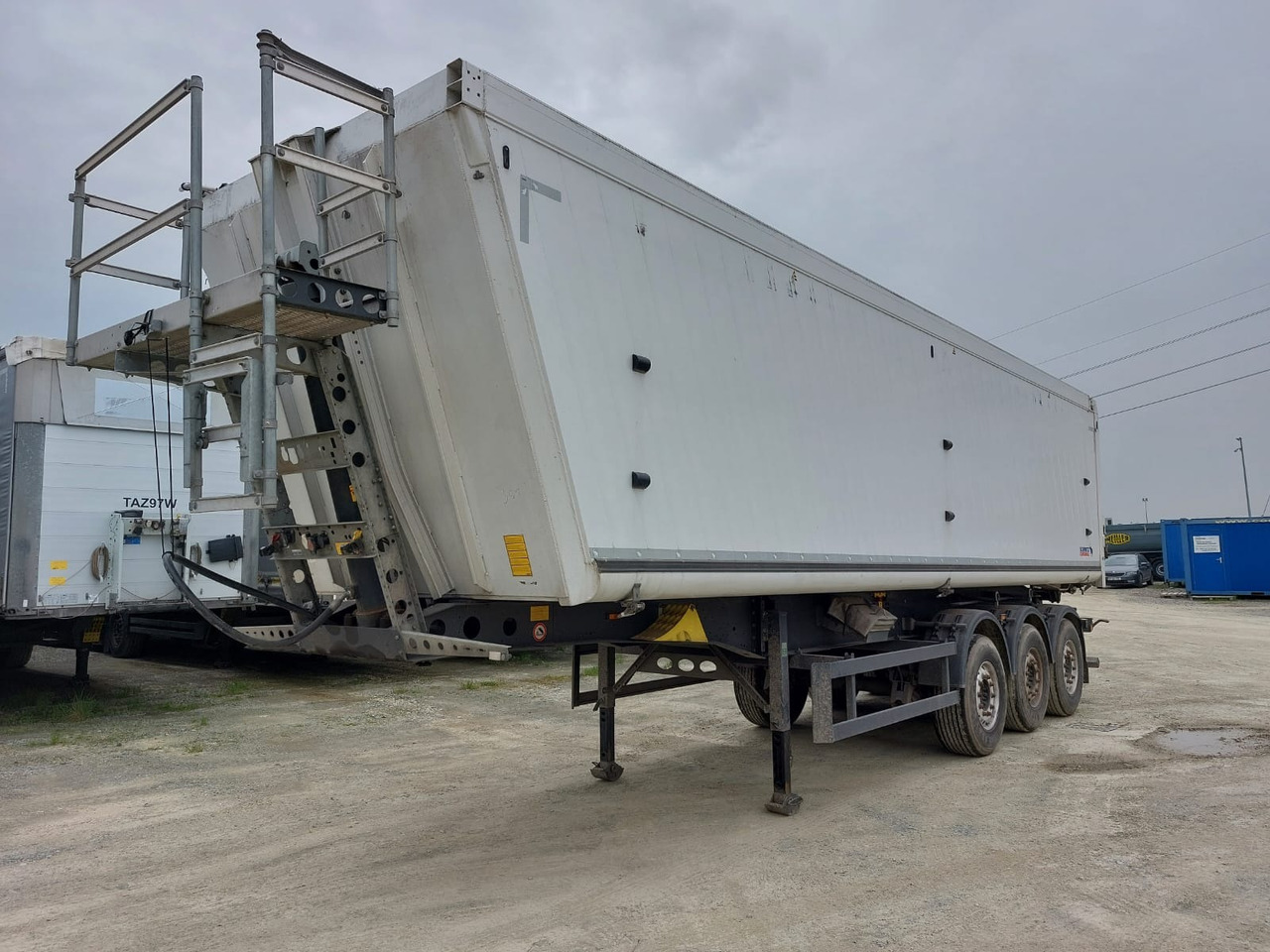 Schmitz Cargobull SCB*S3B - סמיטריילר עם מזהיר: תמונה 1 Schmitz Cargobull SCB*S3B - סמיטריילר עם מזהיר: תמונה 1
