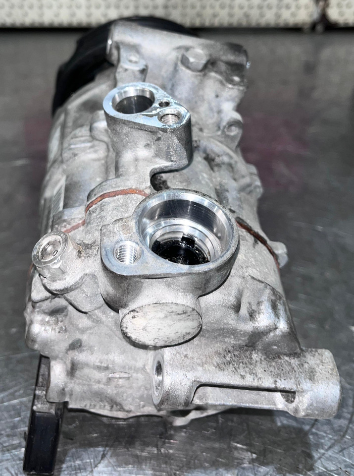 AUDI A/C Compressor 8W5816803 - מדחס מזגן: תמונה 2 AUDI A/C Compressor 8W5816803 - מדחס מזגן: תמונה 2
