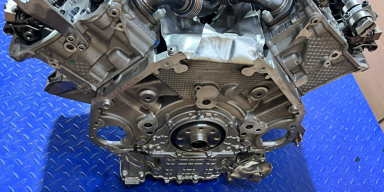 BMW Motor S63B44B Euro 6 - מנוע: תמונה 2 BMW Motor S63B44B Euro 6 - מנוע: תמונה 2