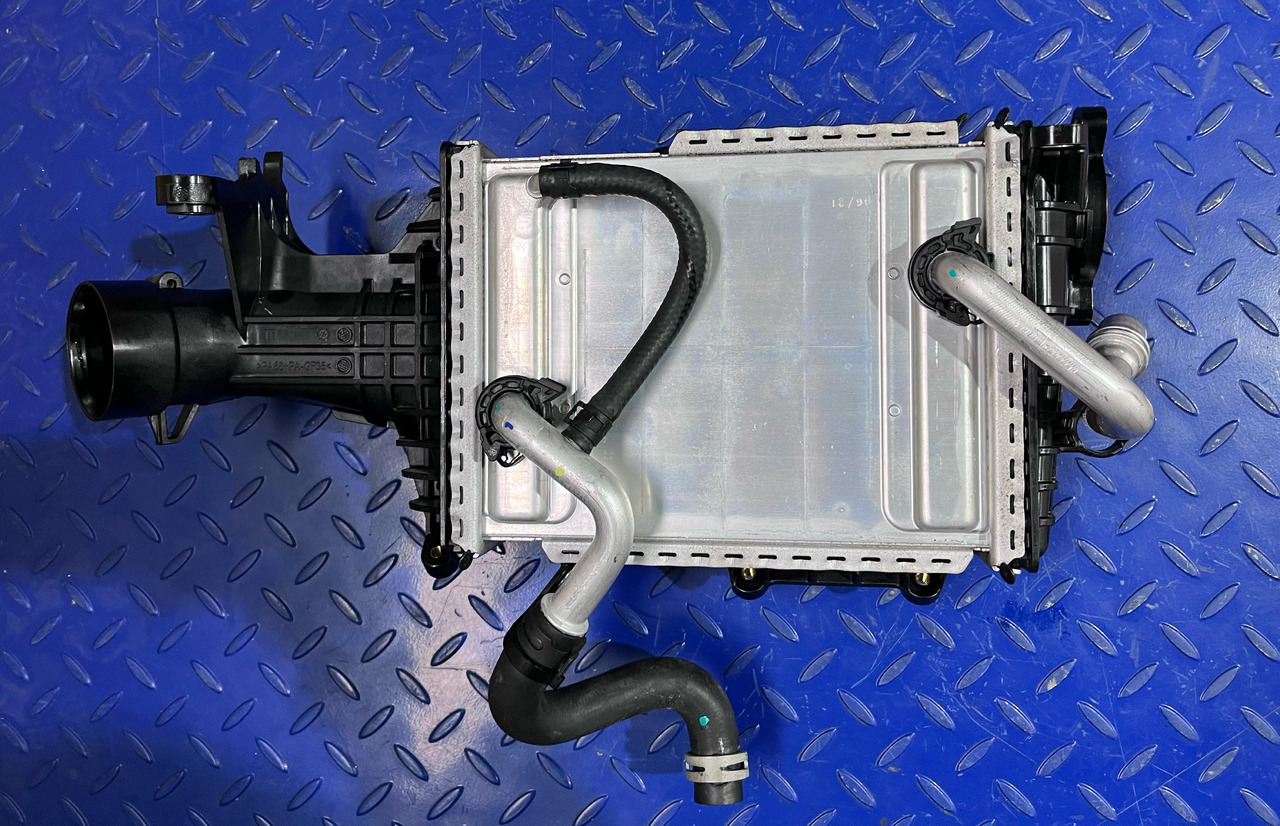 MAHLE Mercedes Benz A6560903900 - מקרר פנימי: תמונה 1 MAHLE Mercedes Benz A6560903900 - מקרר פנימי: תמונה 1