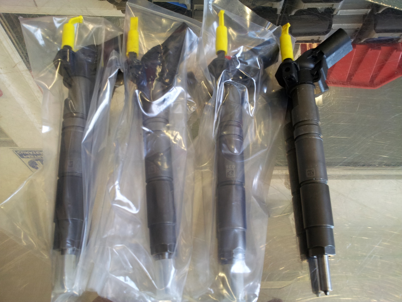 Mercedes 3.0L Euro 4 Piezo Injectors 0445115064 A6420701387 Sprinter, Vito, Viano, E Class, S Class, ML R Class, G CLass - מזרק עבור אוטובוס בין עירוני: תמונה 3 Mercedes 3.0L Euro 4 Piezo Injectors 0445115064 A6420701387 Sprinter, Vito, Viano, E Class, S Class, ML R Class, G CLass - מזרק עבור אוטובוס בין עירוני: תמונה 3
