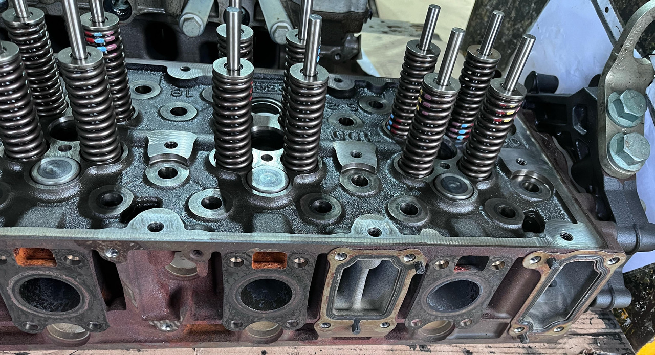 Mercedes Actros MP4 Euro 6 Cylinderhead OM470 - מנוע וחלקים עבור משאית: תמונה 4 Mercedes Actros MP4 Euro 6 Cylinderhead OM470 - מנוע וחלקים עבור משאית: תמונה 4
